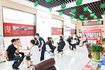 ������ͨ����ѧУ_2024���＾�౨���ֳ�