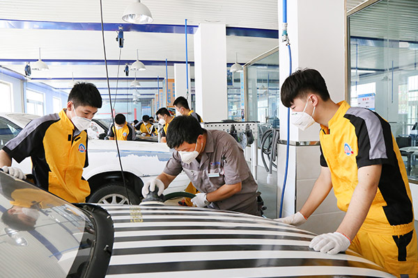 ��˹���޳���ĥ