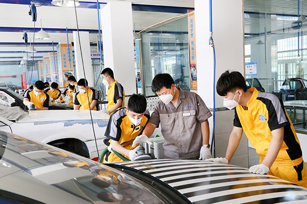 ��˹���޳���ĥ