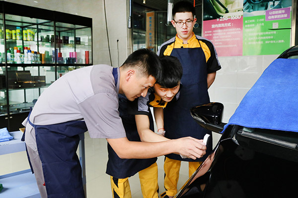 �������ݶƾ�ʵѵ