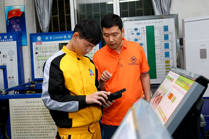 �Զ�������ʵѵ