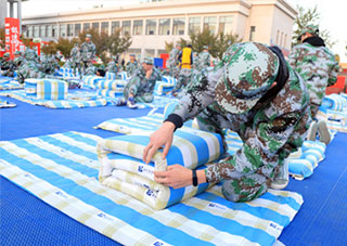 ����������