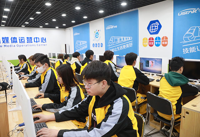 �����γ�